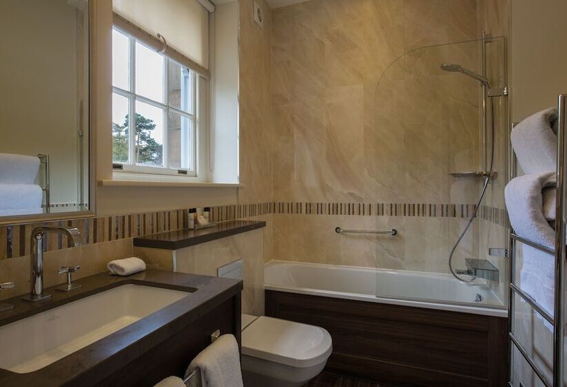 غرفة كلاسيكية, Crathorne Hall