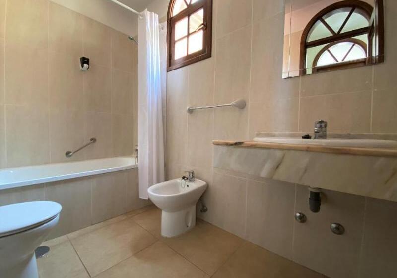 带大床的豪华间, Doubletree By Hilton London Marble Arch