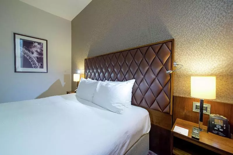 اتاق استاندارد با تخت بزرگ, Doubletree By Hilton London Marble Arch