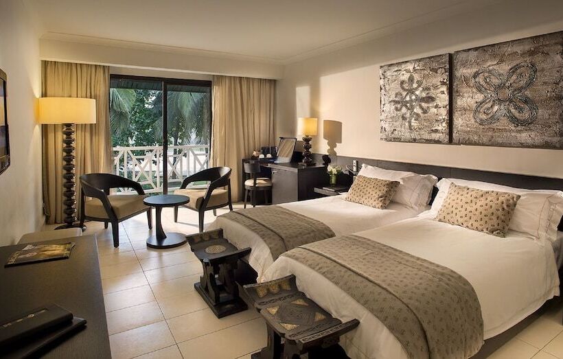 اتاق سوپریور, Labadi Beach