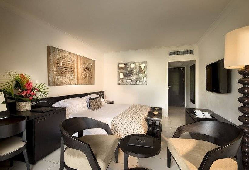 اتاق سوپریور, Labadi Beach