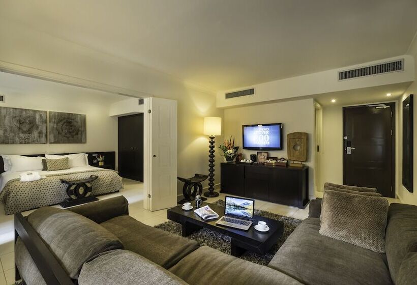 سوییت سوپریور, Labadi Beach