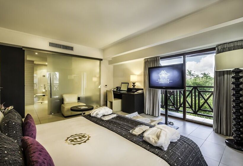 سوئیت پرزیدنت, Labadi Beach