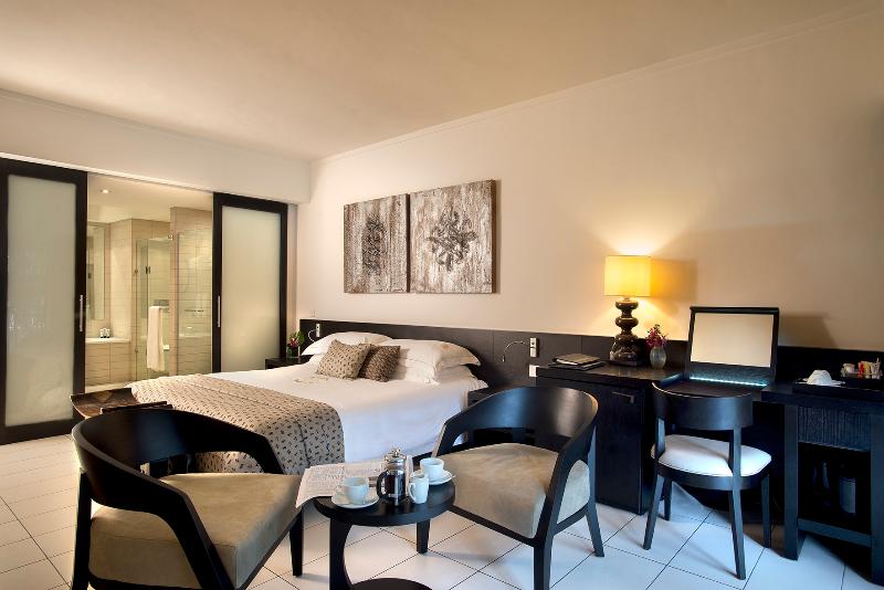 اتاق لوکس, Labadi Beach