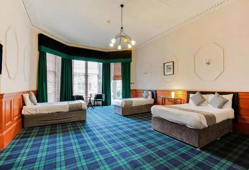 اتاق استاندارد چهار تخته, Lost Guest House Stirling