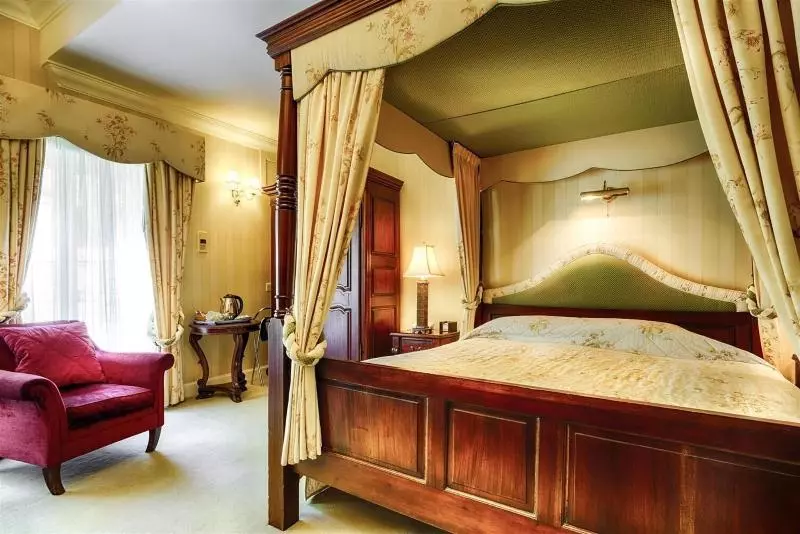اتاق سوپریور با تخت بزرگ, Mansion House