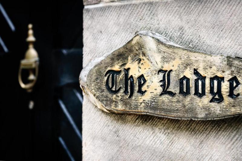 ガーデンビューのスタンダードバンガロー, Mansion House