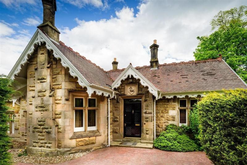 ガーデンビューのスタンダードバンガロー, Mansion House