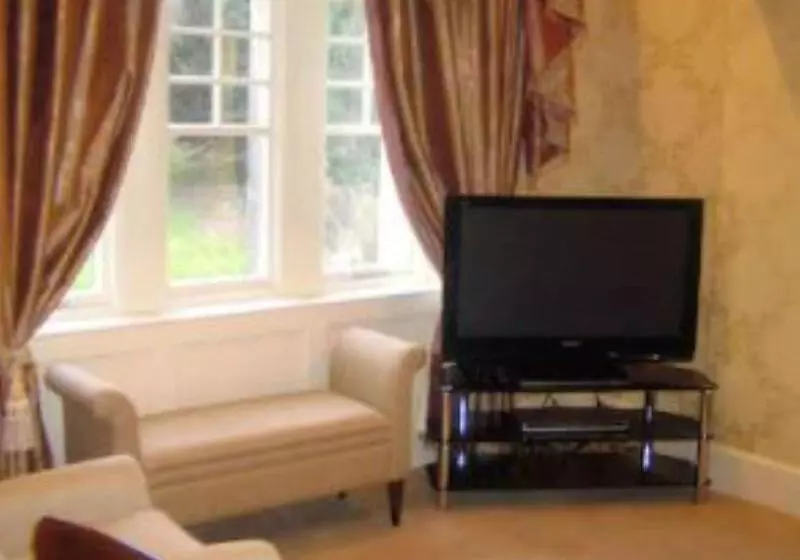 ویلای استاندارد با چشمانداز باغ, Mansion House