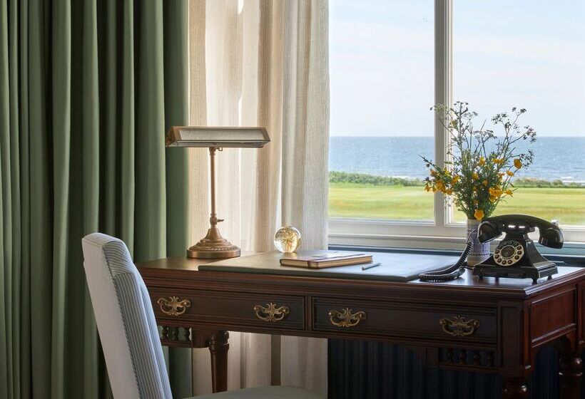 סוויטת ג'וניור נוף לים, Marine Troon