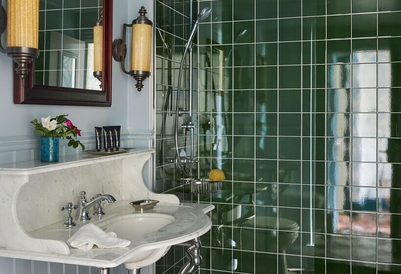 סוויטת ג'וניור נוף לים, Marine Troon