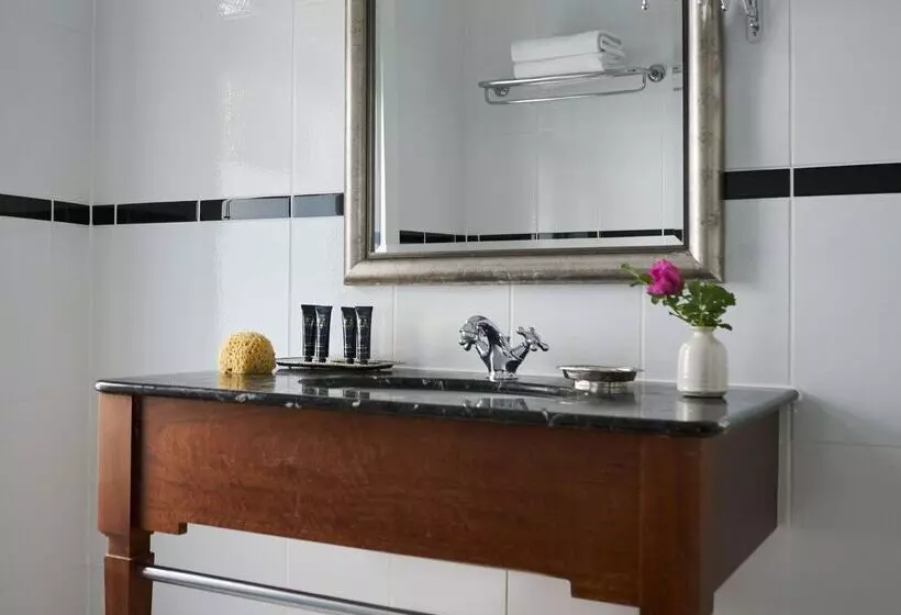 Classic Yhden Hengen Huone, Marine Troon