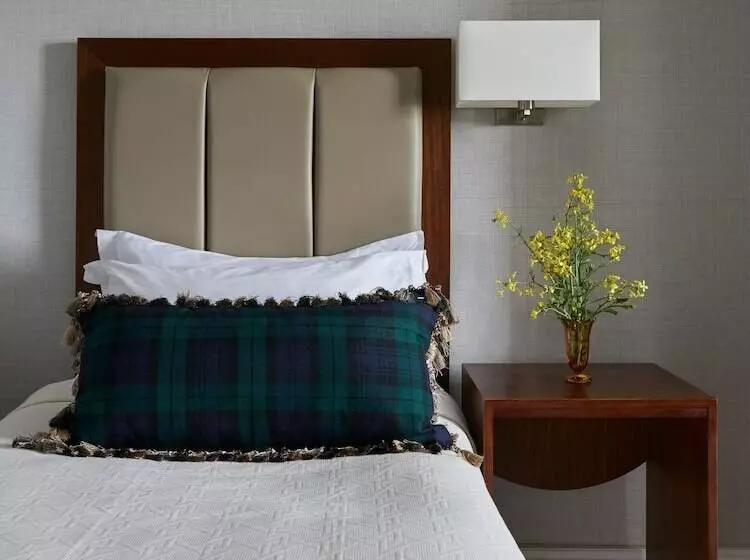 Classic Yhden Hengen Huone, Marine Troon