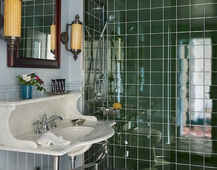 סוויטת ג'וניור נוף לים, Marine Troon