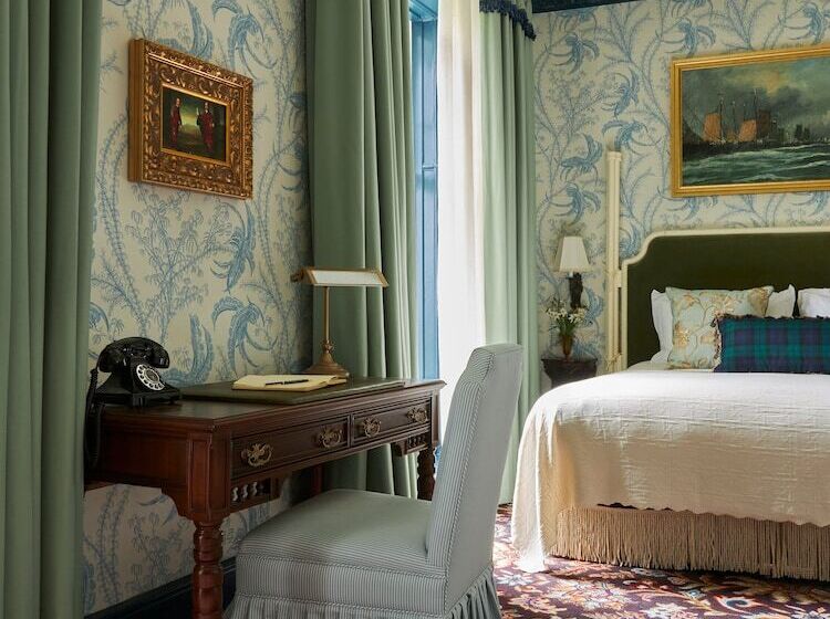 סוויטת ג'וניור נוף לים, Marine Troon