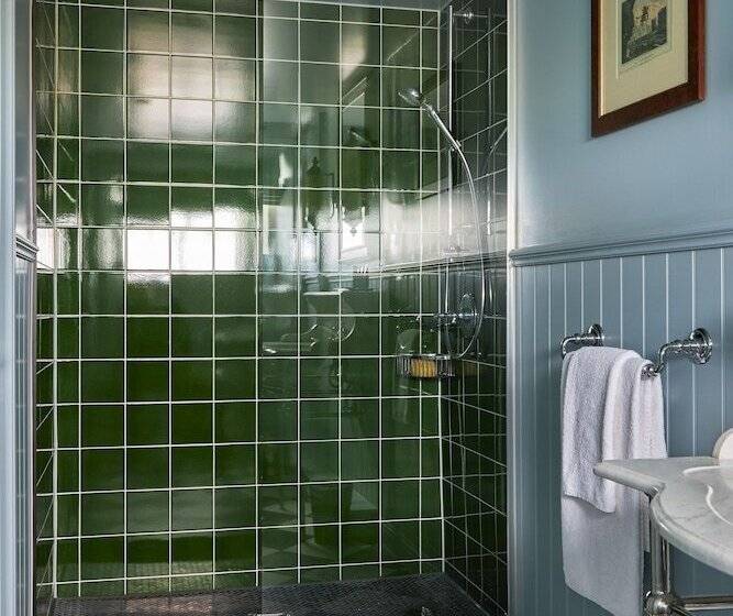 סוויטה נוף לים, Marine Troon