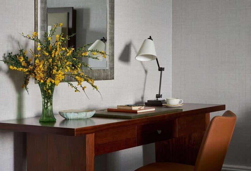 חדר קלאסי, Marine Troon