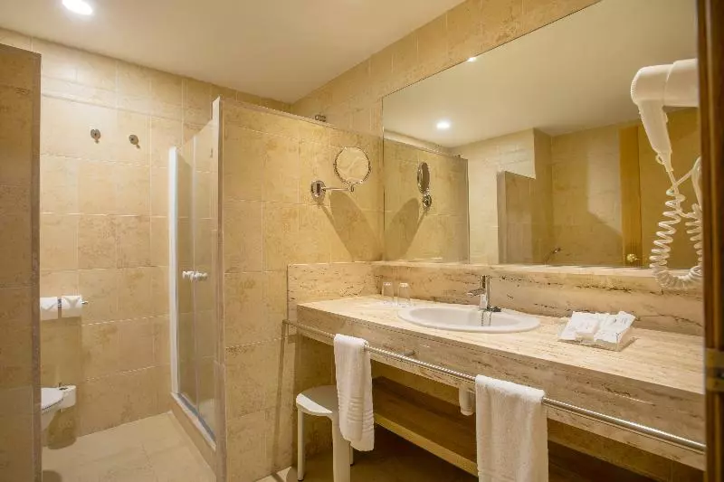 اتاق استاندارد, Mercure York Fairfield Manor