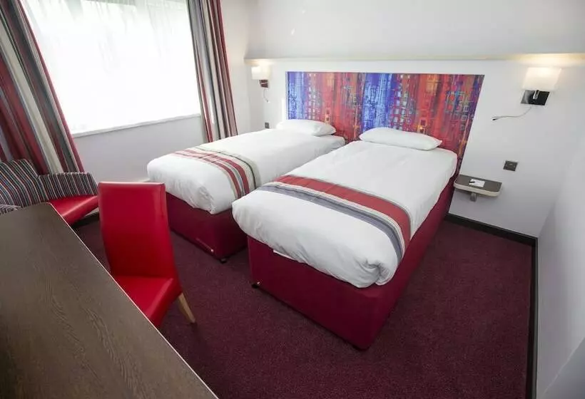 Standard-huone, Ramada Milton Keynes