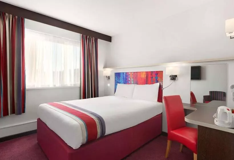 Standard-invahuone, Ramada Milton Keynes