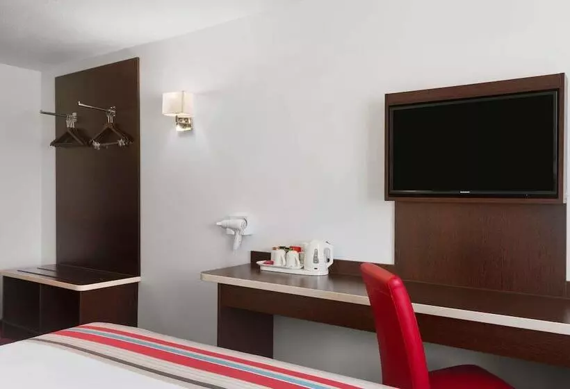 Perhehuone, Ramada Milton Keynes