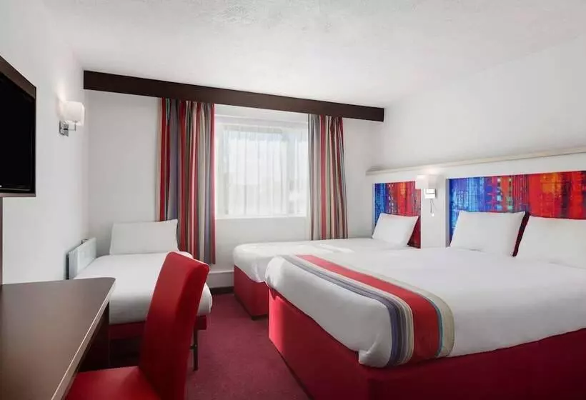 Perhehuone, Ramada Milton Keynes