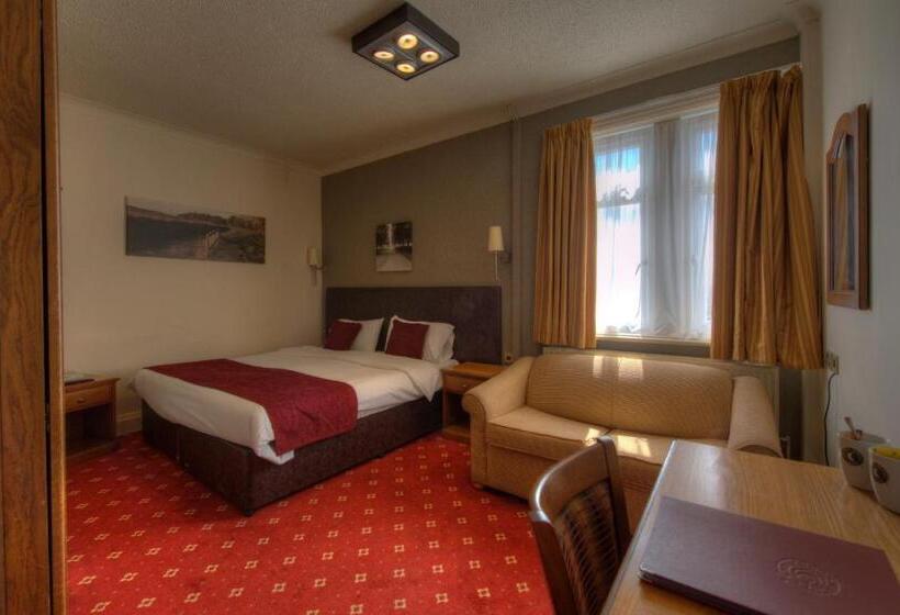 غرفة عائلية, Royal Inn