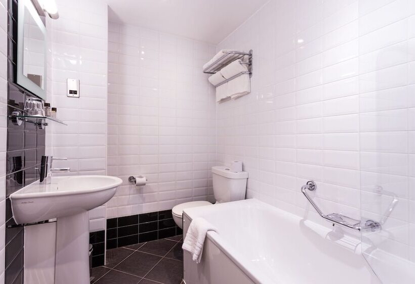 ベーシックルーム, Royal Station Hotel  Part Of The Cairn Collection