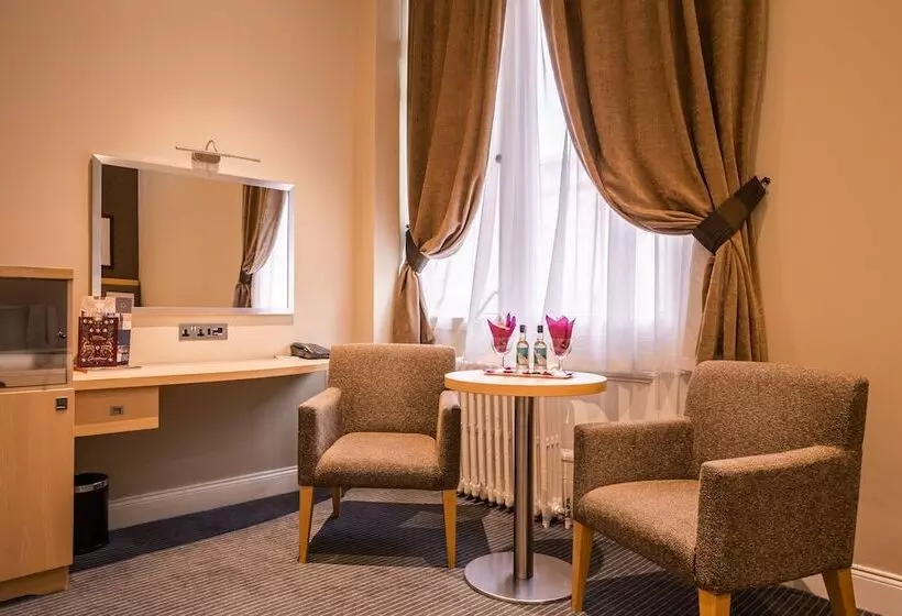 اتاق استاندارد سه نفره, Royal Station Hotel Part Of The Cairn Collection