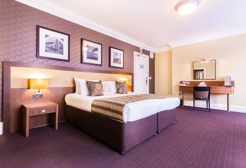 Habitación Triple Estándar, Royal Station Hotel  Part Of The Cairn Collection