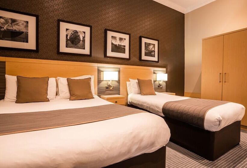 标准三人间, Royal Station Hotel  Part Of The Cairn Collection