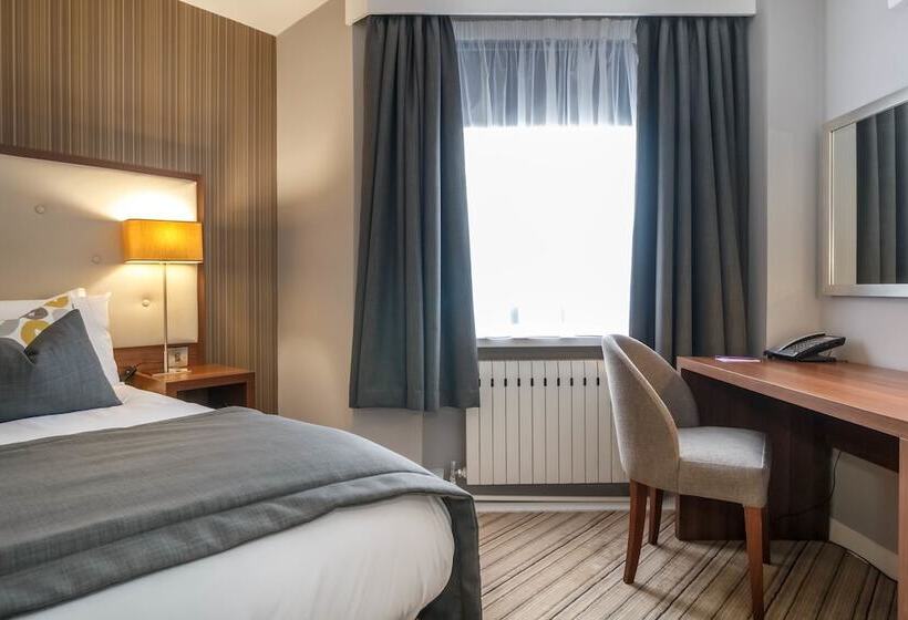 Номер Клуб, Garner Hotel Preston Samlesbury, An Ihg