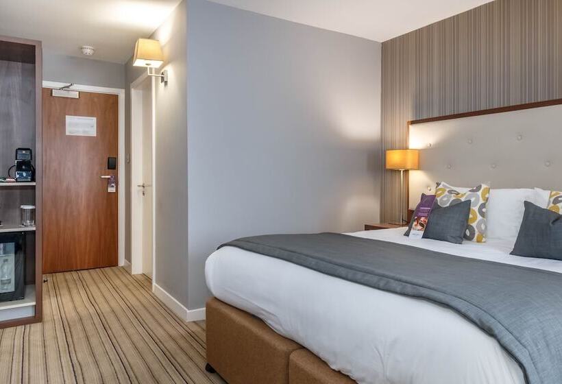 Номер Клуб, Garner Hotel Preston Samlesbury, An Ihg