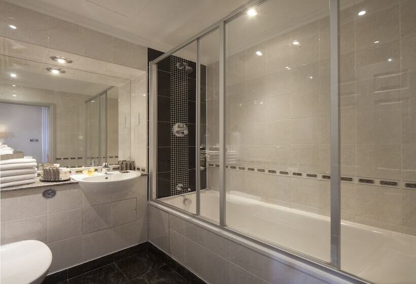 Четырехместный Номер Стандарт, Gem Strathmore