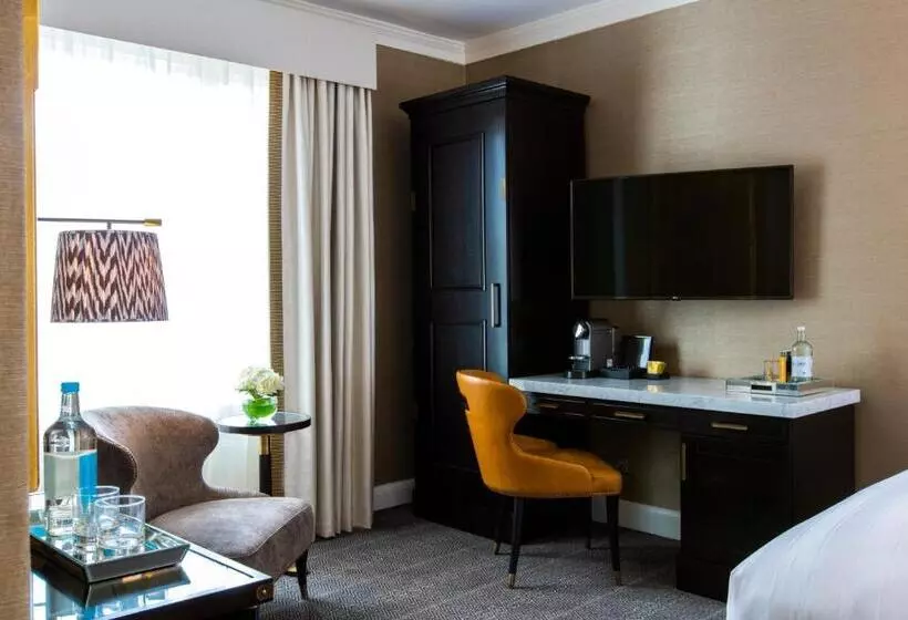 キングサイズベッドのスタンダードルーム, The Academy   Small Luxury Hotels Of The World