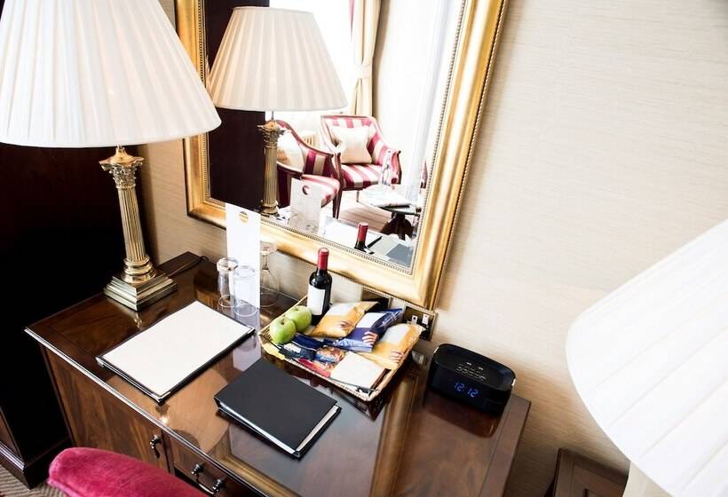Номер Deluxe, The Colonnade