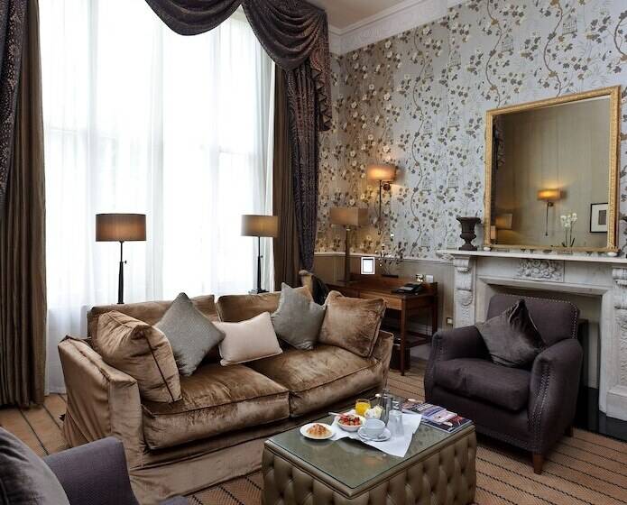 Люкс, The Colonnade