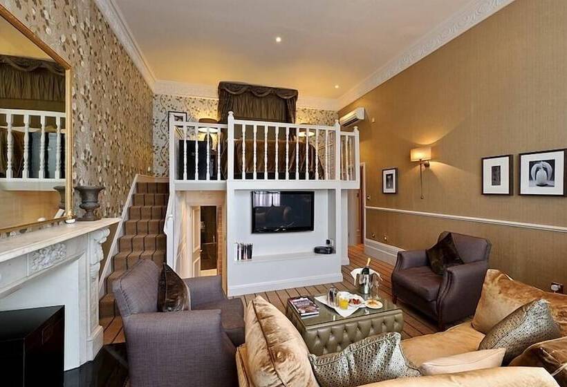 Люкс, The Colonnade