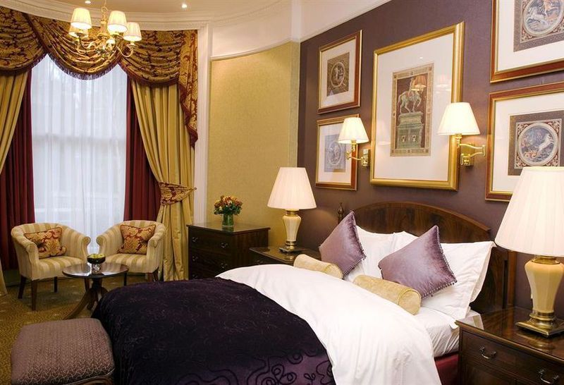 Классический Номер, The Colonnade