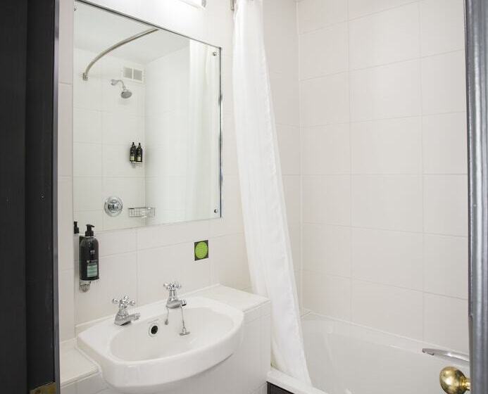 Номер Стандарт, Thistle Express Swindon