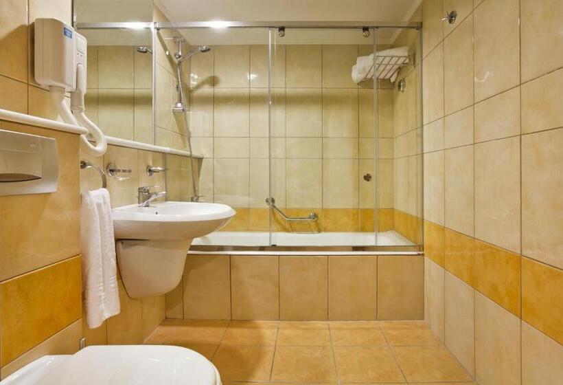 آپارتمان خانوادگی, Alexandra Hotel&apartments