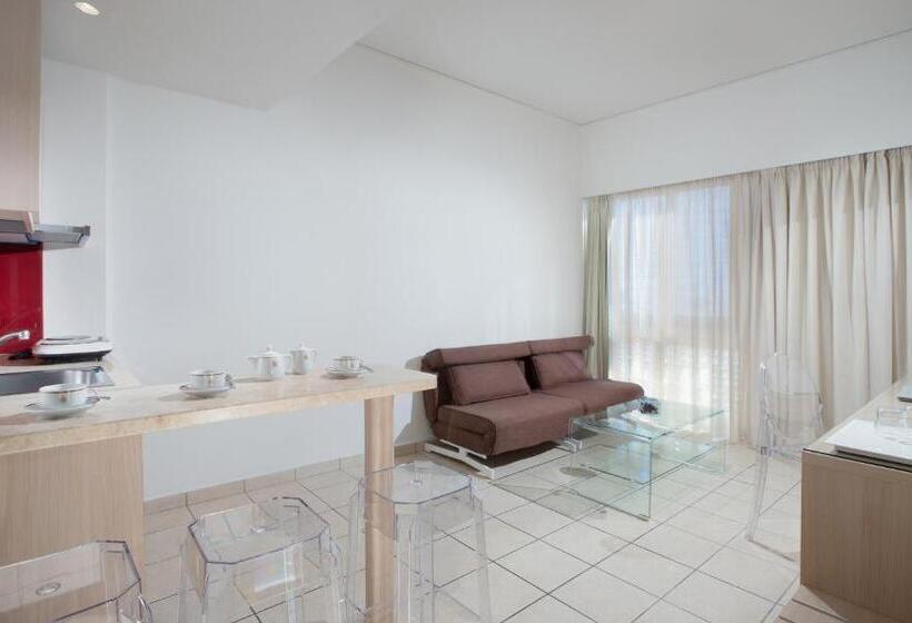 آپارتمان خانوادگی, Alexandra Hotel&apartments