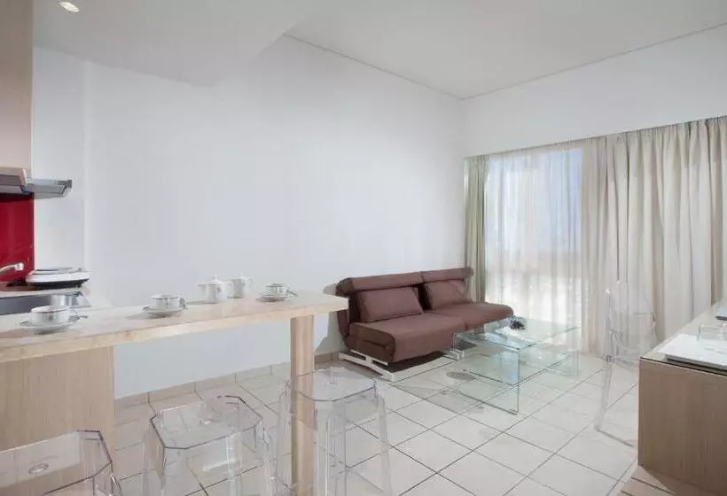 家族用アパートメント, Alexandra Hotel&apartments
