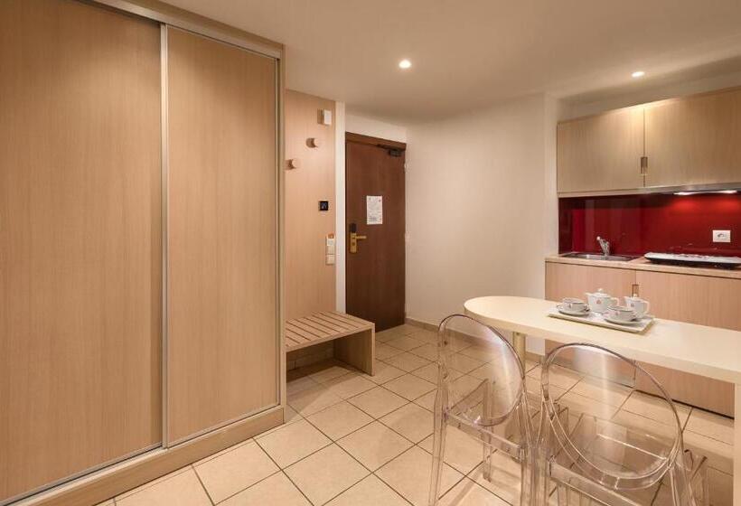 استودیوی لوکس, Alexandra Hotel&apartments