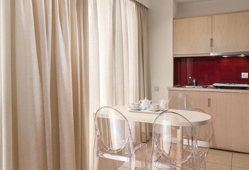 استودیوی استاندارد, Alexandra Hotel&apartments