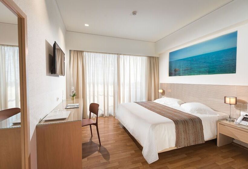 اتاق اکونومی, Alexandra Hotel&apartments