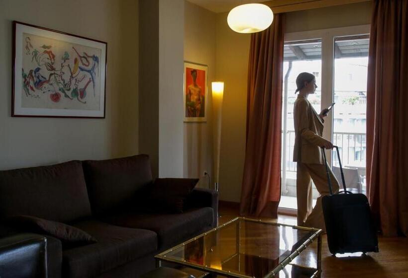 جناح دور أخير, Astoria Hotel Thessaloniki