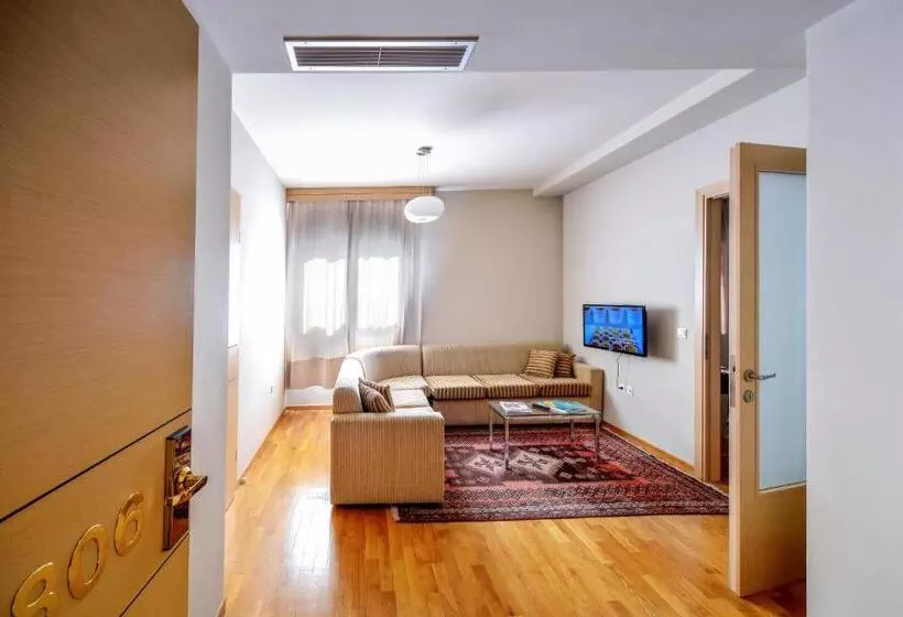 سوییت جونیور, Astoria Hotel Thessaloniki