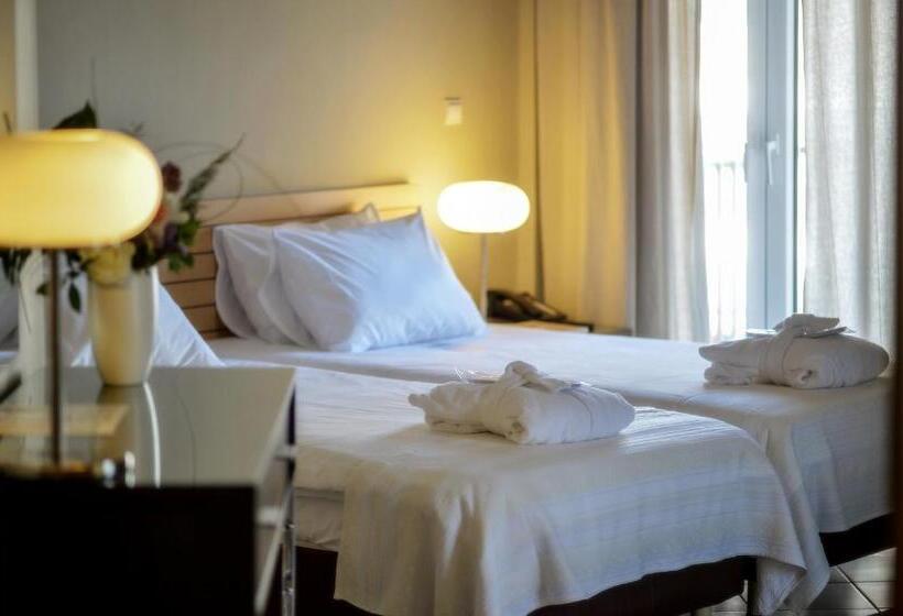 غرفة عائلية متصلة, Astoria Hotel Thessaloniki