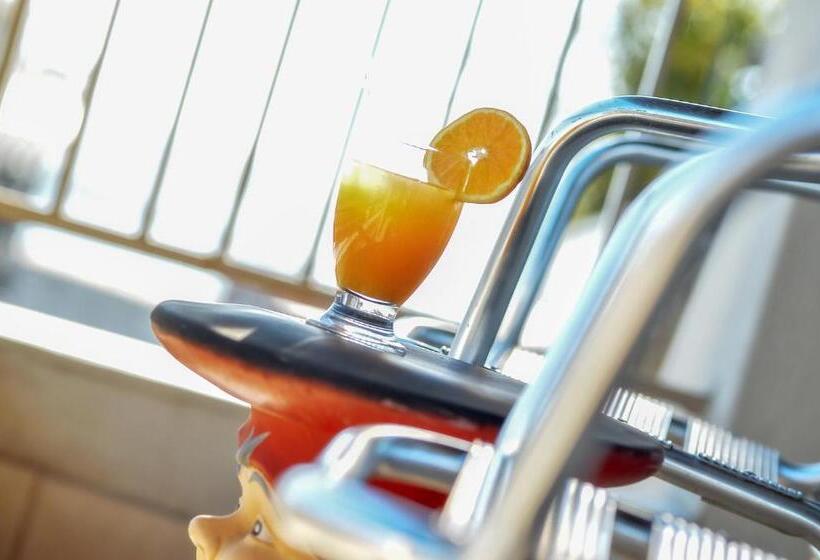 جناح دور أخير, Astoria Hotel Thessaloniki